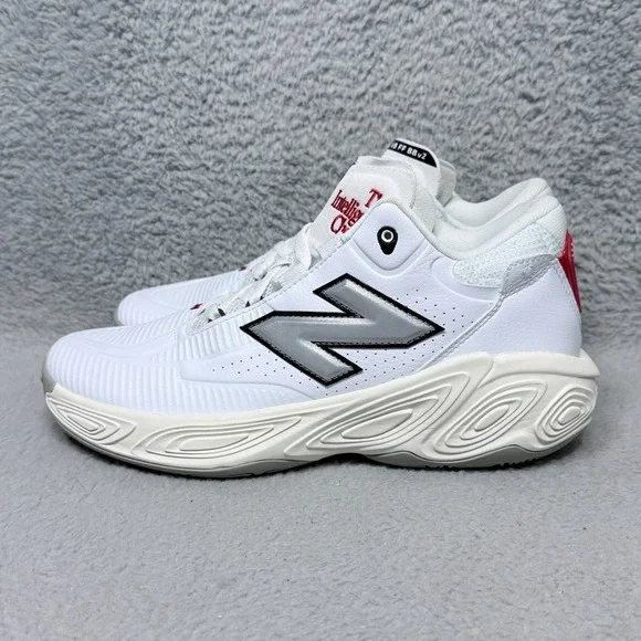 New Balance Fresh Foam BB V2 Mens Size 9.5 Basketball Shoes White Silver